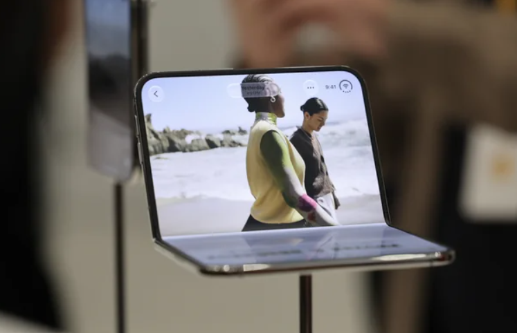 iPhone Duo adı Surface Duo’dan mı geldi?