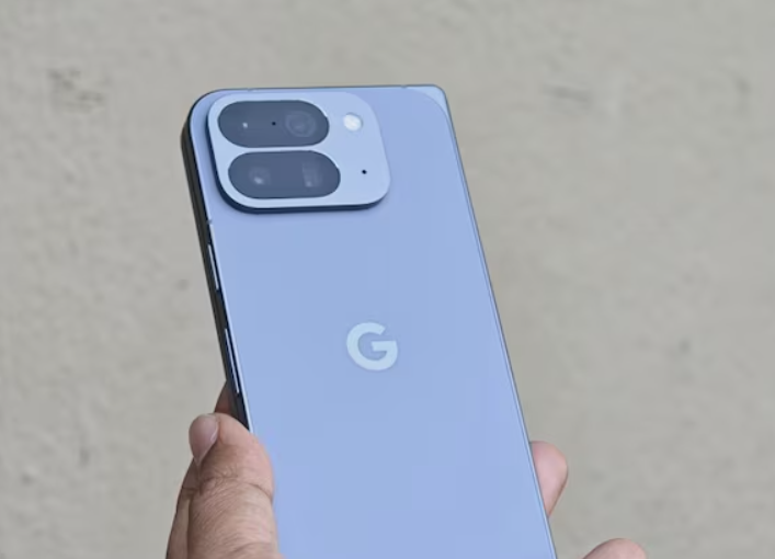 Google Pixel 11 Pro Fold yeni sızıntıyla ortaya çıktı: Pixel Glow ışıkları ve Moss rengi dikkat çekiyor