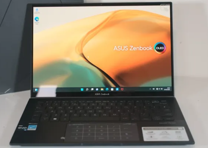 ASUS Zenbook 14 OLED, güçlü donanımıyla 900 doların altına düştü