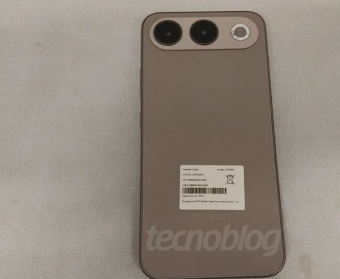 Oppo A7 Pro 5G küresel lansmana yaklaşıyor: İlk gerçek görüntüler ortaya çıktı