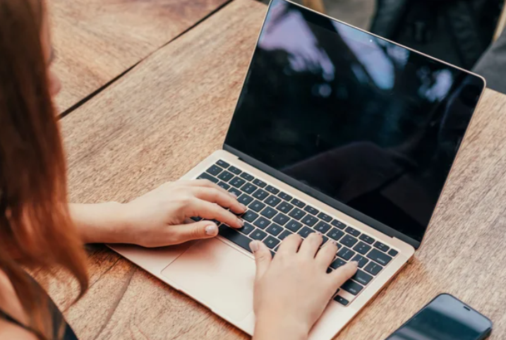 MacBook’unuzu dışarıda kullanmadan önce bilmeniz gerekenler