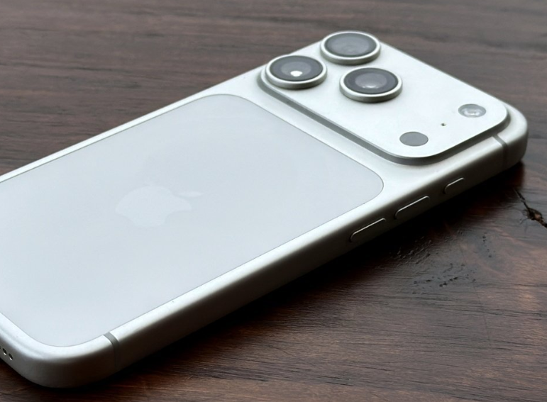 iPhone 18 Pro ön siparişi Cumartesi açılır diye konuşuluyor
