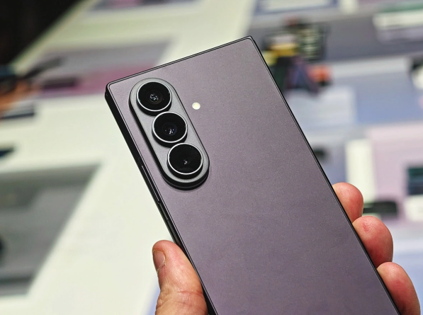 Galaxy Z Fold 8 Ultra, HDR destekli 200 MP fotoğraf çekimiyle kamera deneyimini ileri taşıyor