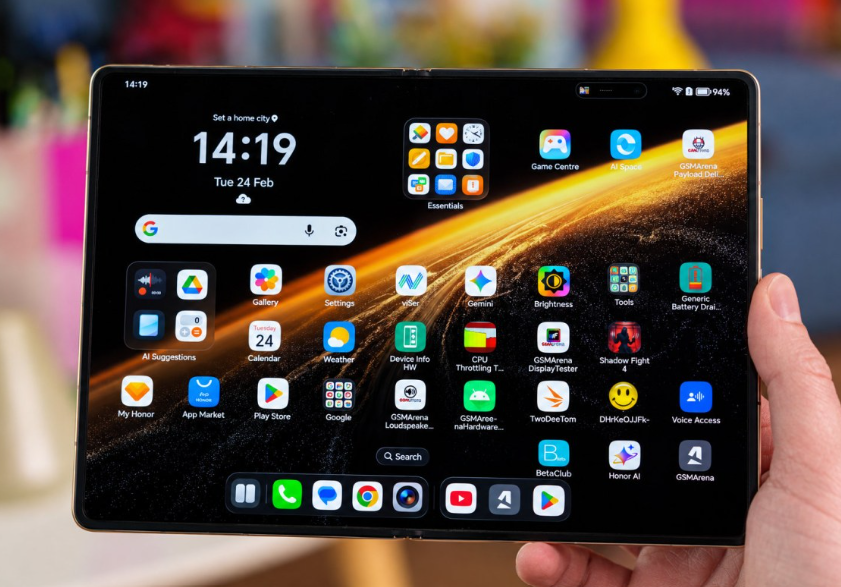 Honor’un geniş ekranlı katlanabilir telefonu Ocak’a kaymış olabilir