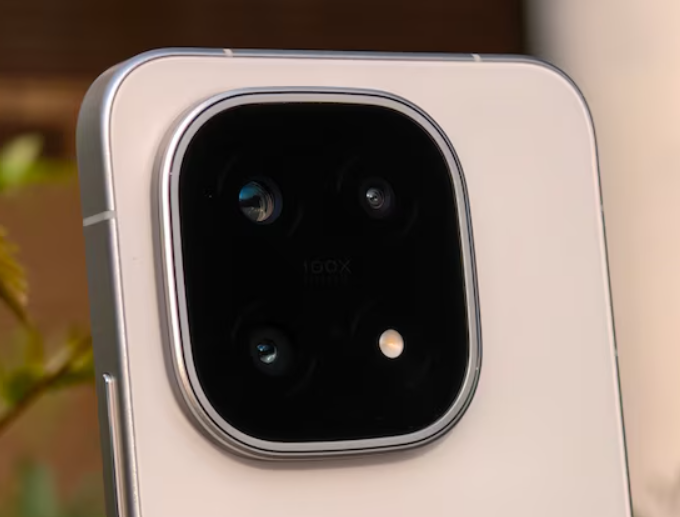 iQOO 16 üç adet 50 MP kamerayla gelebilir