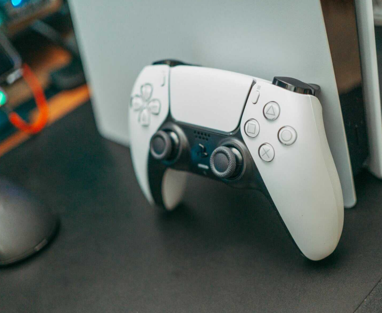 PS5 hâlâ oyun bilgisayarına karşı avantajlı mı? Sony'nin açıklamaları tartışma yarattı