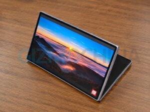 Samsung'dan 17 inçlik katlanabilir tablet hamlesi