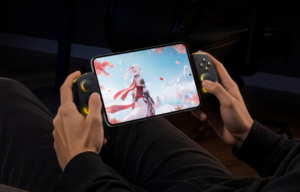 iQOO'dan Yeni Oyun Kumandası: Hall Effect Joystick, Modüler Tutma Yerleri ve 15W Şarj Desteğiyle Geliyor