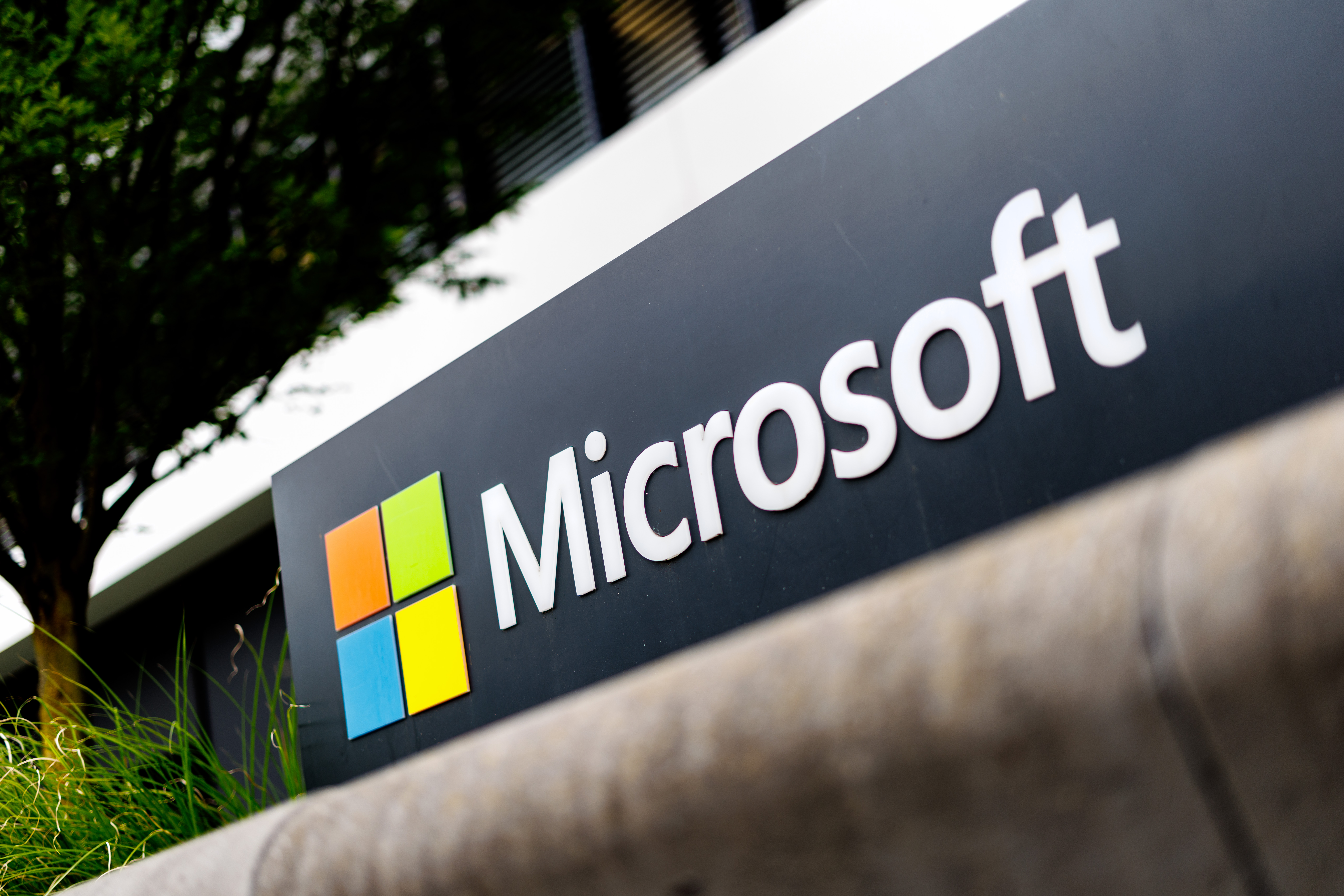 Microsoft'un Devasa Çalışan Alım Teklifi Yapay Zekanın Ekonomiyi Nasıl Şekillendirdiğini Gösteriyor