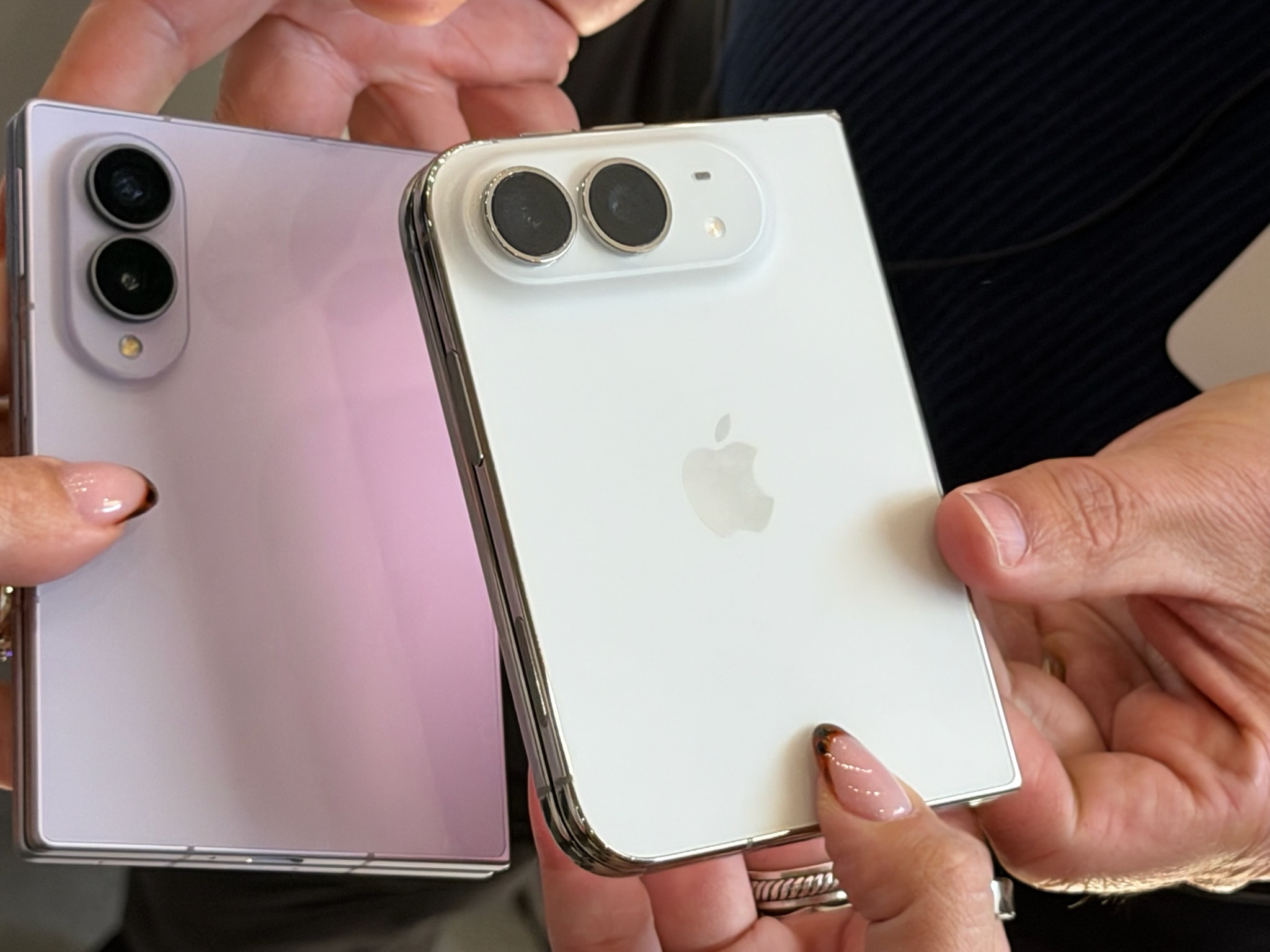 Samsung, Z Fold 8 Reklamıyla Apple'ın iPhone Duo'suna Meydan Okudu
