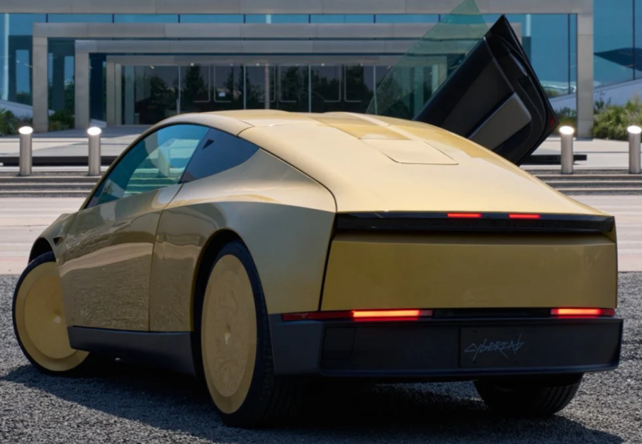 Tesla, Starlink bağlantılı ilk Cybercab aracını gösterdi